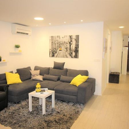 Apartment Pia Σίμπενικ Εξωτερικό φωτογραφία