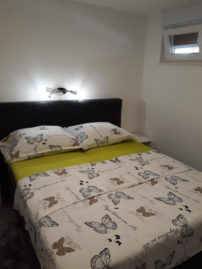 Apartment Pia Σίμπενικ Εξωτερικό φωτογραφία